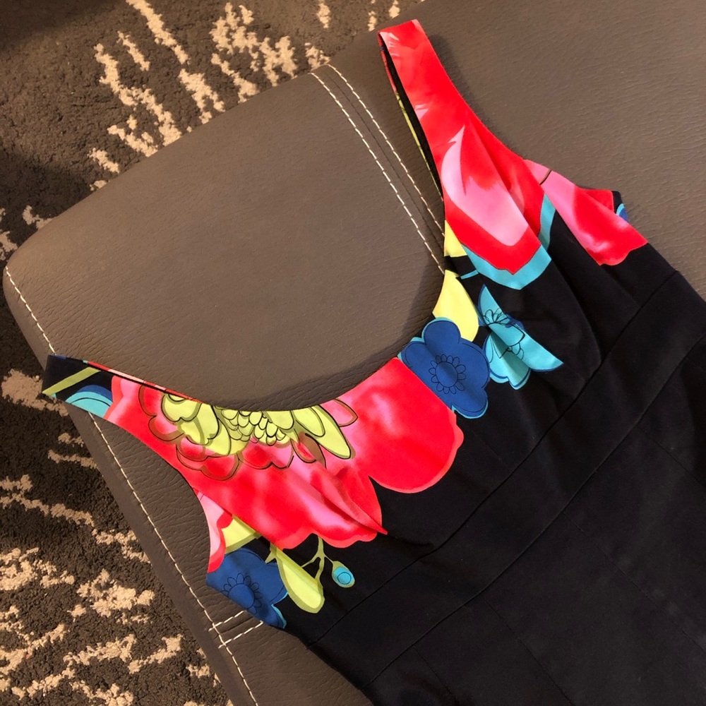 Nine West Lined Flower Patterned Dress